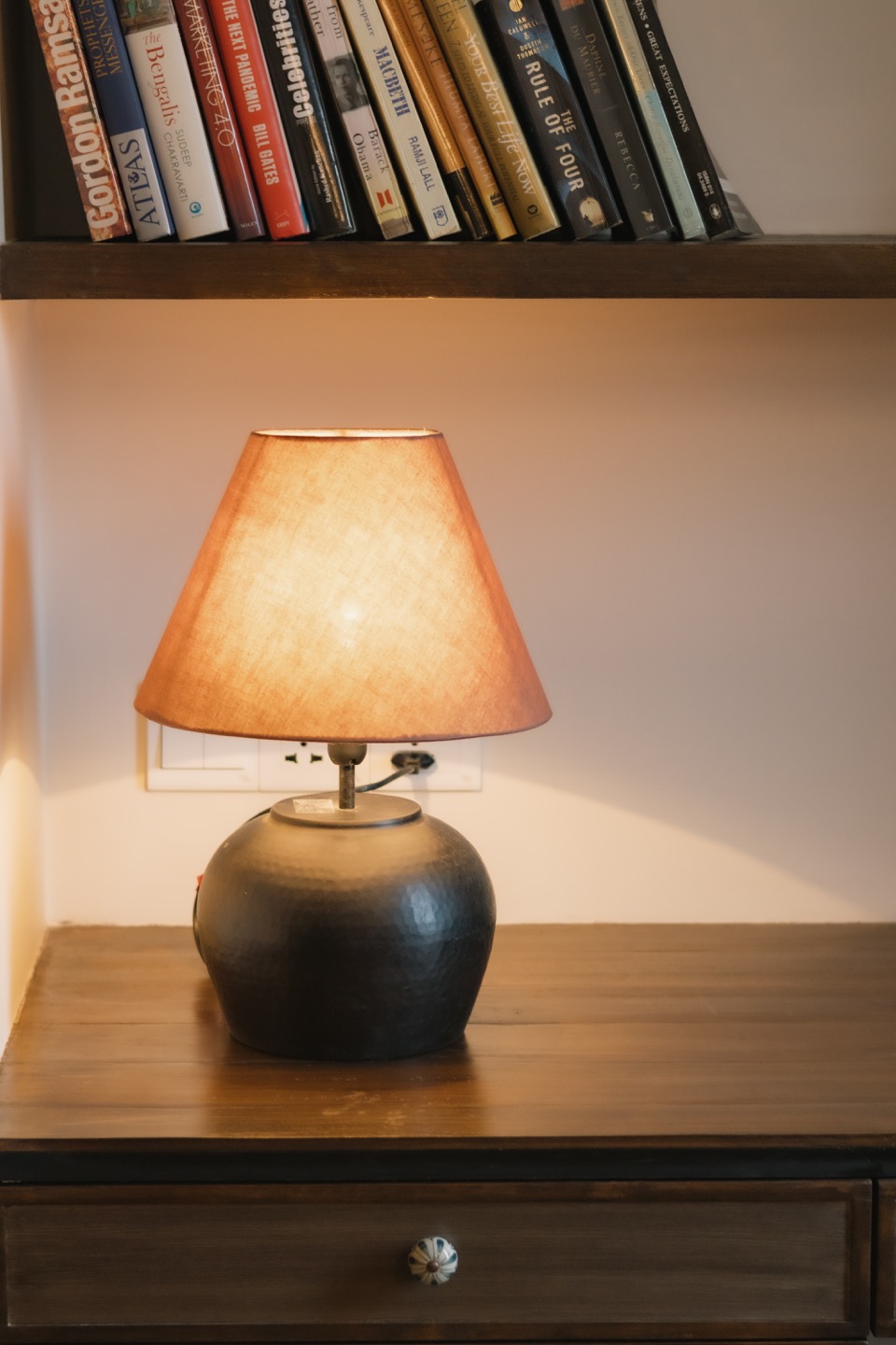 Ceramic lamp on the primary bedroom writing desk